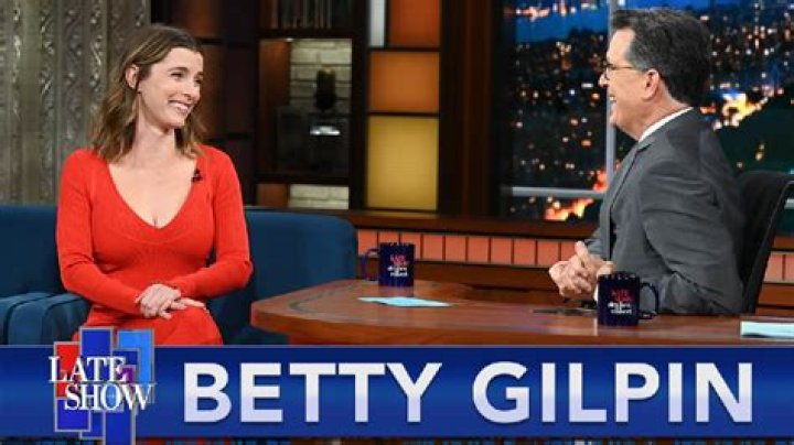 Who's Betty Gilpin's Sister, Peri Gilpin?