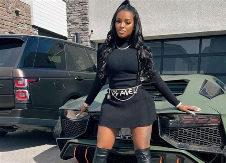Who Is Bawselady Meek Aka?